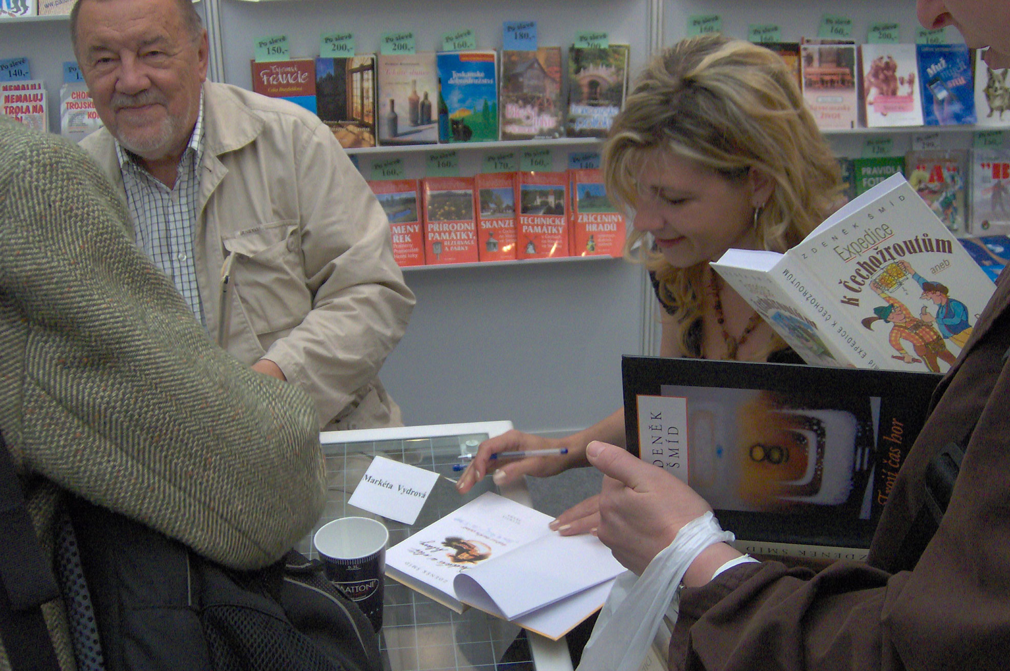 01 Autogramiáda ZDENĚK ŠMÍD A MARKÉTA VYDROVÁ